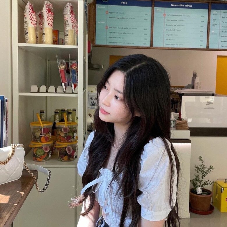 Không có chuyện đúng hay sai giữa lựa chọn mua túi hiệu hay chia nhỏ tiền để sở hữu nhiều món đồ hữu ích, quan trọng tuỳ thuộc vào điều kiện và hoàn cảnh của bạn.