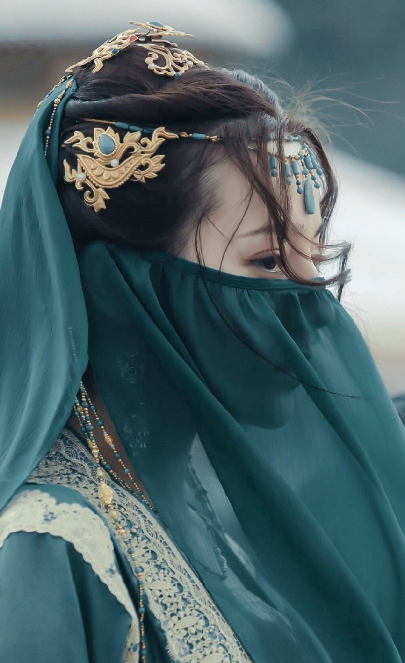 10 mỹ nhân dị vực đẹp nhất Trung Quốc: Triệu Lệ Dĩnh xếp sau Dương Mịch, hạng 1 nhan sắc hơn cả thượng thừa - Ảnh 3. 10 mỹ nhân dị vực đẹp nhất Trung Quốc: Triệu Lệ Dĩnh xếp sau Dương Mịch, hạng 1 nhan sắc hơn cả thượng thừa - Ảnh 3.