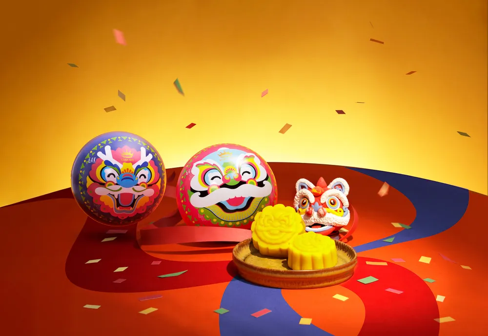 Doanh nghiệp tận dụng bao bì để làm đồ chơi, thu hút giới trẻ. Ảnh: Kinh Đô banh-trung-thu_4.jpg