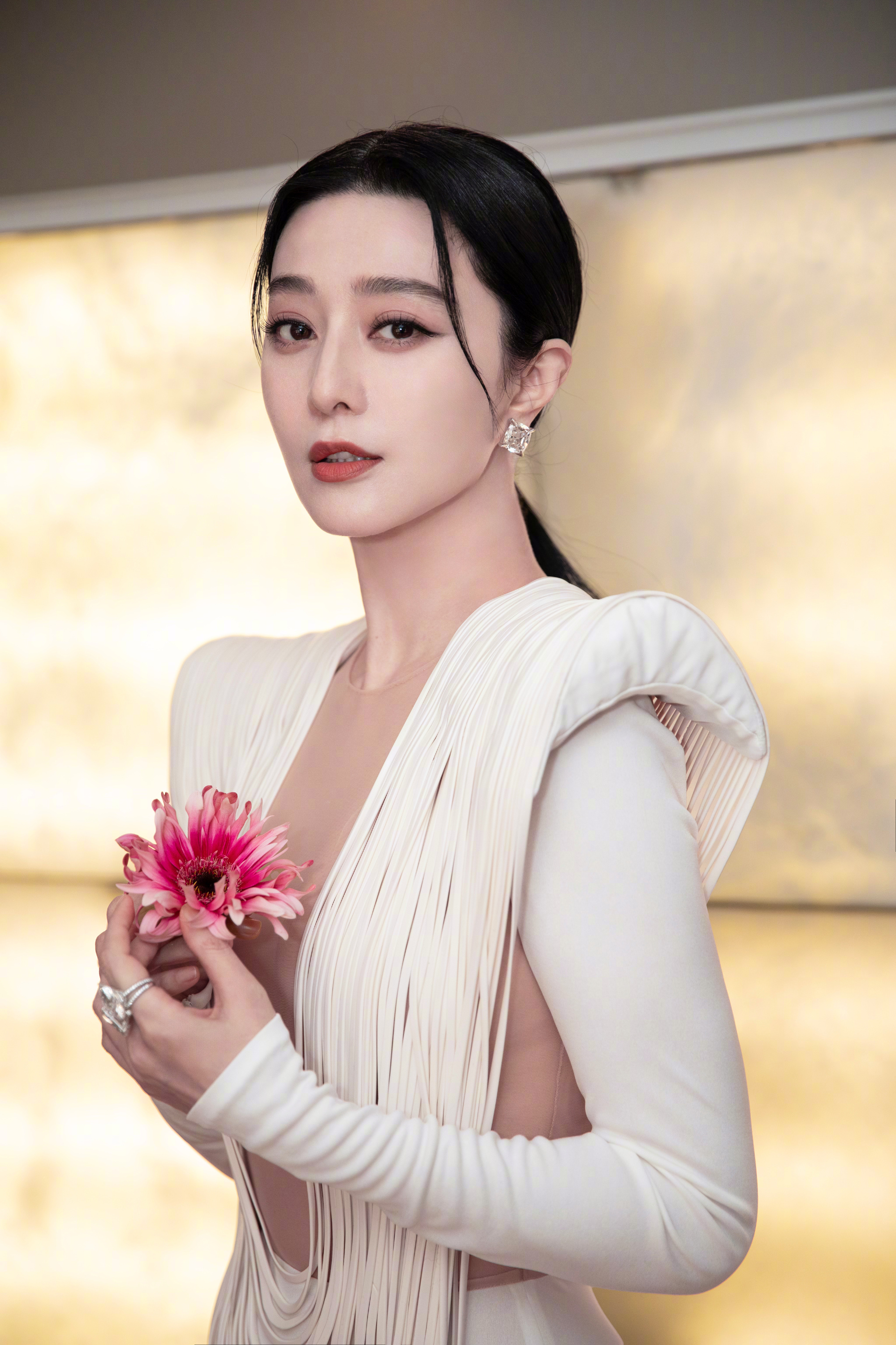 Đố ai nhận ra Phạm Băng Băng - Ảnh 5.