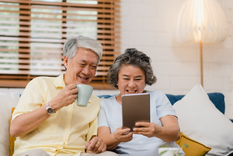 Biếu nội ngoại mỗi bên 5 triệu/tháng rồi lúc cần thì đi vay lại: Bài toán tiết kiệm "đánh đố" người khác- Ảnh 2.