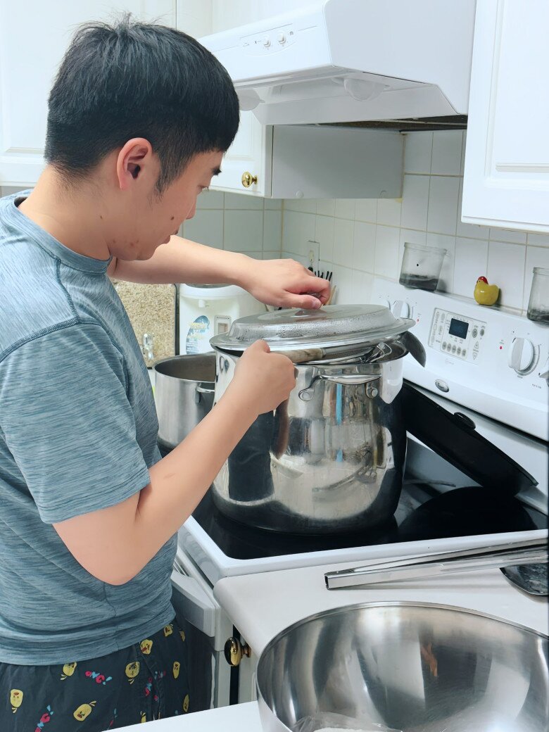 Sao Việt 24h: Mẹ vợ Cường Đô La khoe khoảnh khắc 2 cháu nắm tay nhau, Suchin được bà khẳng định giống hệt Đàm Thu Trang - 15