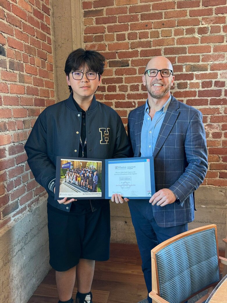 Thiếu gia nhà Shark Bình có thành tích học tập khủng.