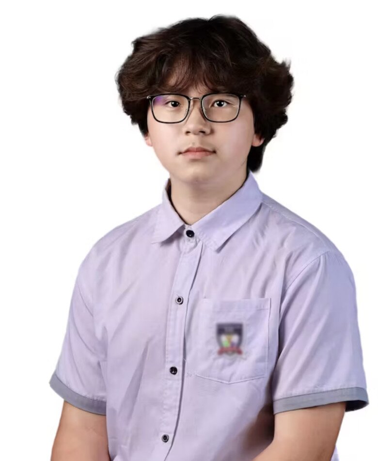 Ở tuổi 16, Minh Quân là Chủ tịch - Thành viên sáng lập CLB tại trường.