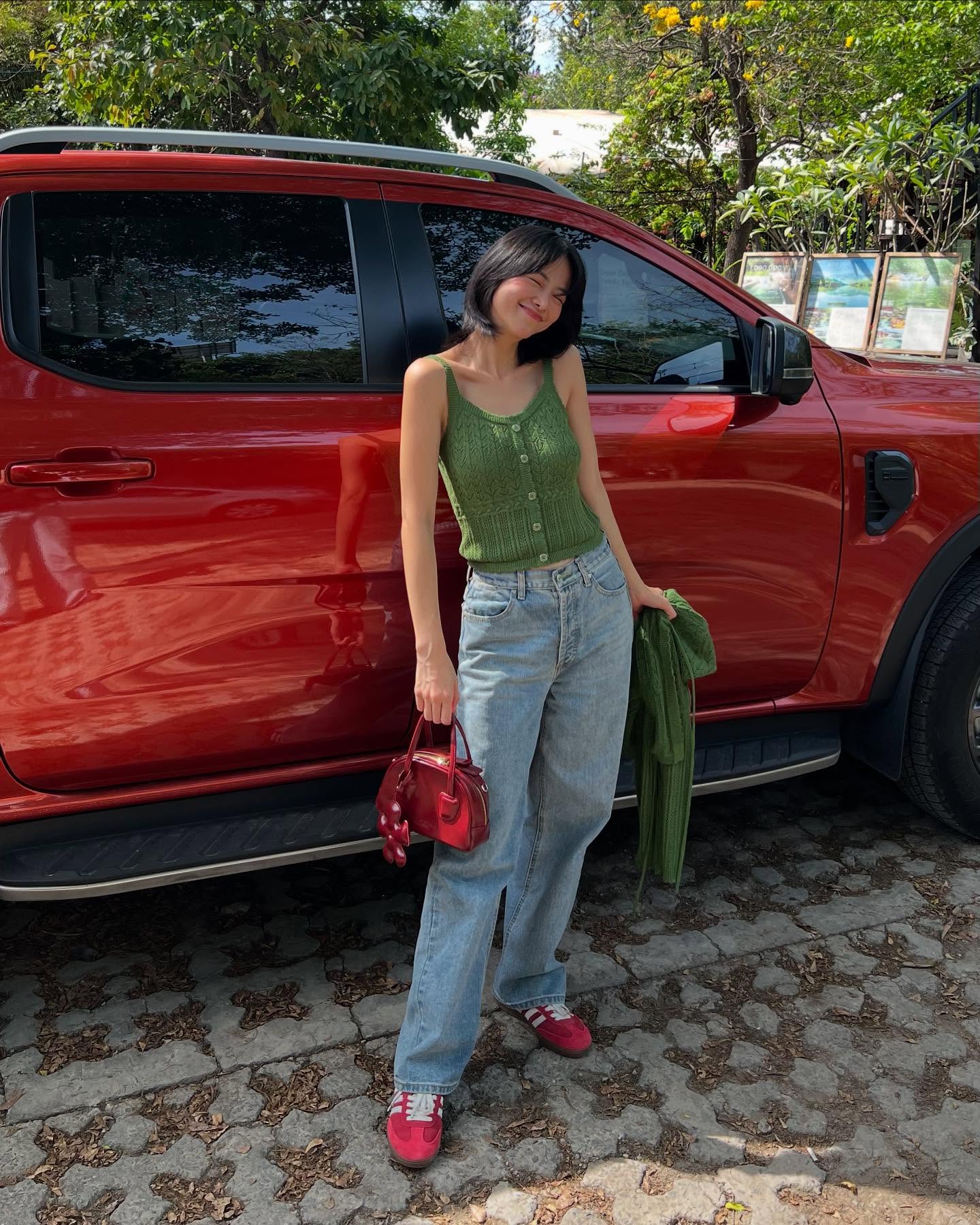 5 mẫu áo mùa thu được các mỹ nhân Việt mặc nhiều nhất: Đẹp tới nỗi chị em sẽ muốn có hết 5 1759449528 924 5 mau ao mua thu duoc cac my nhan Viet