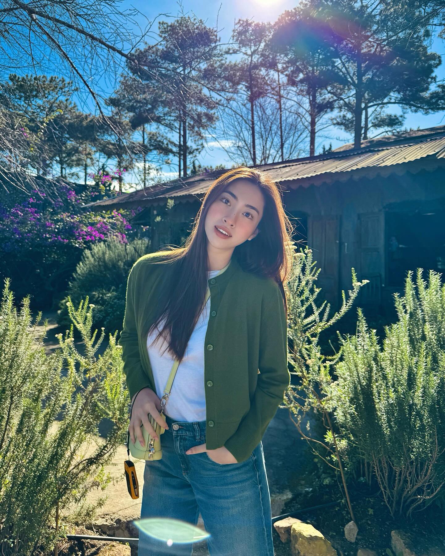 5 mẫu áo mùa thu được các mỹ nhân Việt mặc nhiều nhất: Đẹp tới nỗi chị em sẽ muốn có hết 7 1759449530 31 5 mau ao mua thu duoc cac my nhan Viet