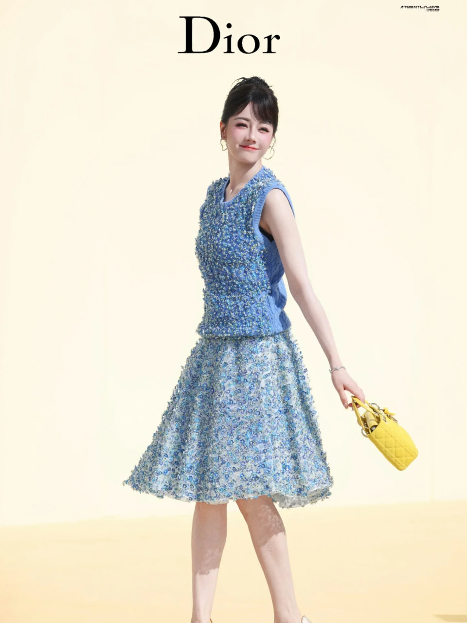 Dior gửi giày long gót cho Địch Lệ Nhiệt Ba- Ảnh 8. Dior gửi giày long gót cho Địch Lệ Nhiệt Ba- Ảnh 8.