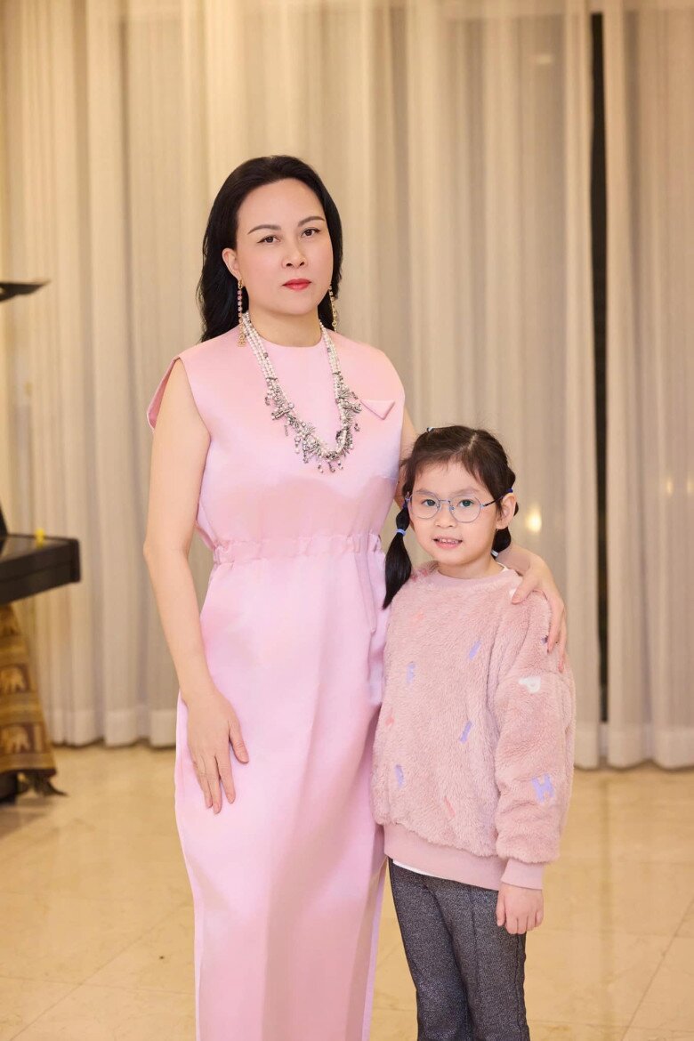 Phượng Chanel và bạn trai cũ giữ quan hệ tốt đẹp để cùng nhau nuôi nấng con gái.