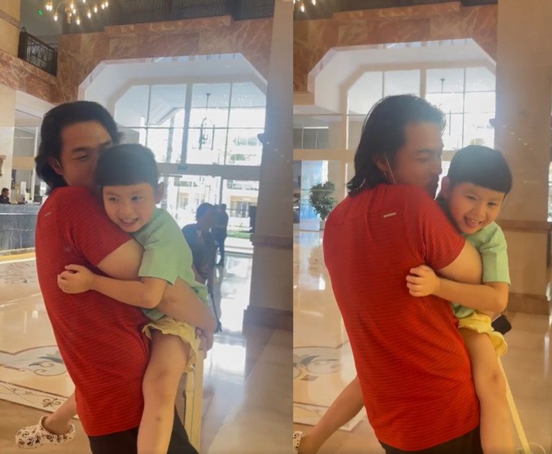 Bé Sumi quấn quýt bên bố mỗi khi gặp mặt.