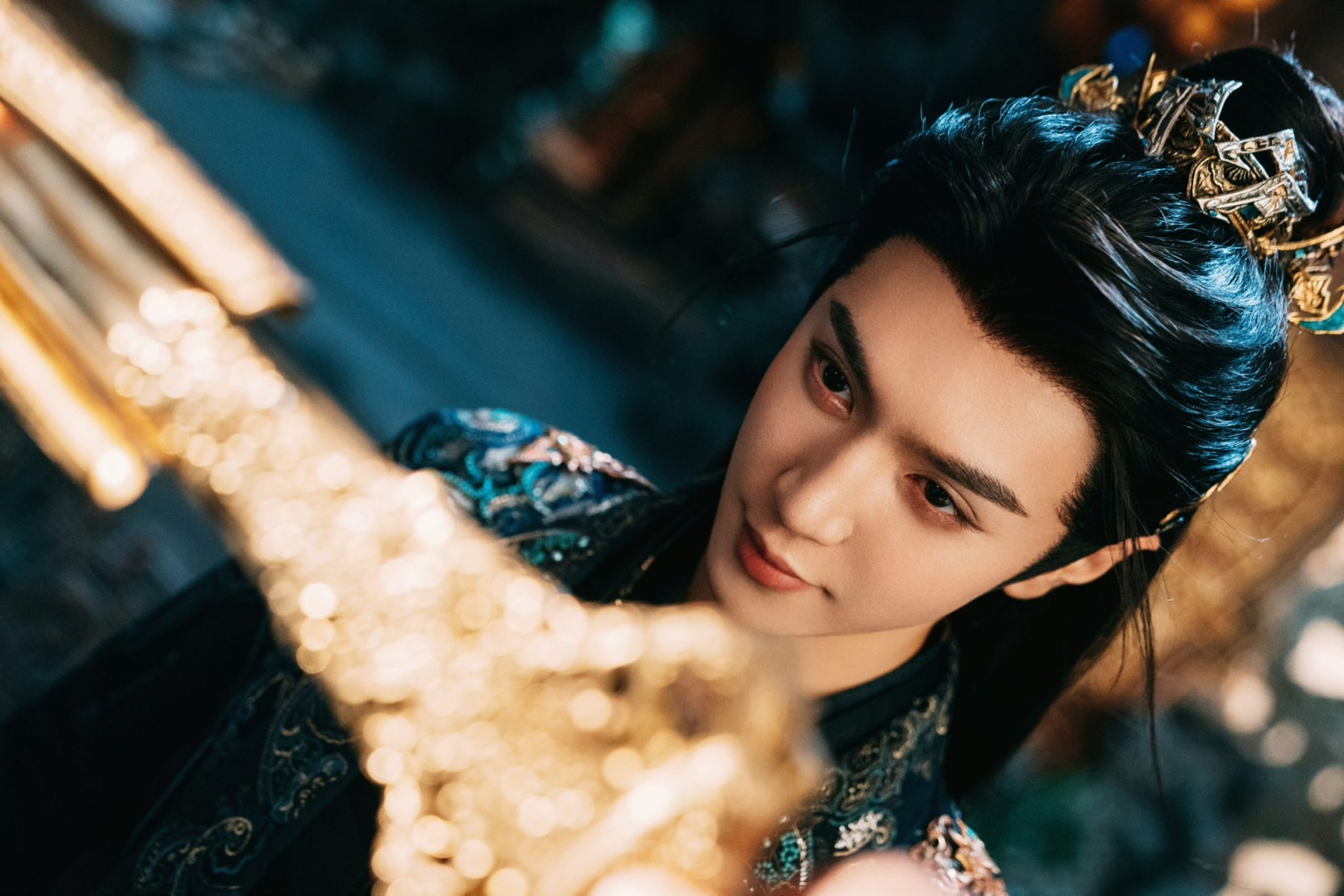 Bận sấp mặt cũng phải cày phim Trung Quốc này ngay cho nóng: Nam chính đẹp cao sang quyền quý, ngắm một cái mà tỉnh cả ngủ - Ảnh 5.