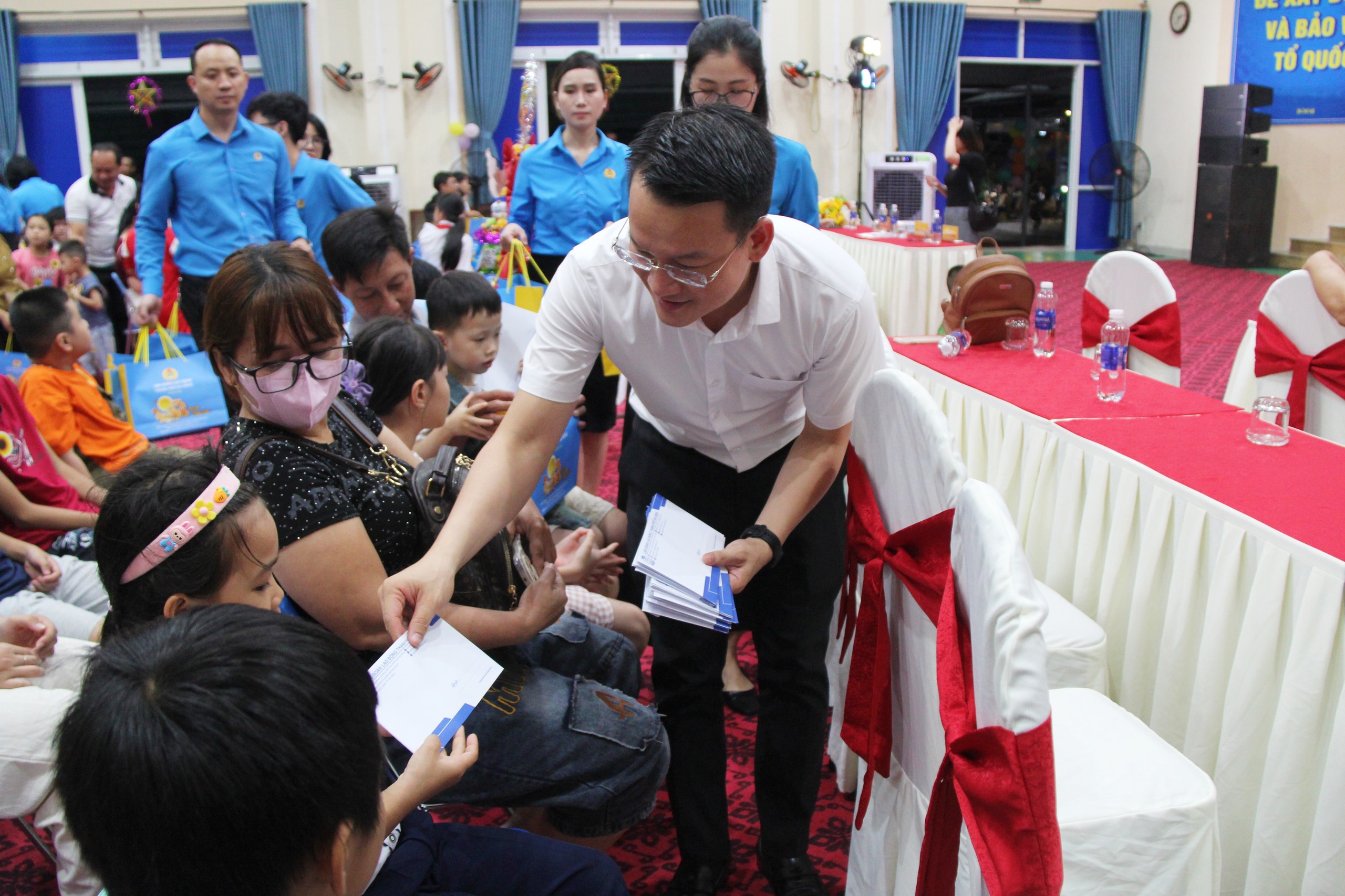 Công đoàn Đà Nẵng chi gần 1 tỉ đồng chăm lo Tết Trung thu cho con đoàn viên - Ảnh 6.