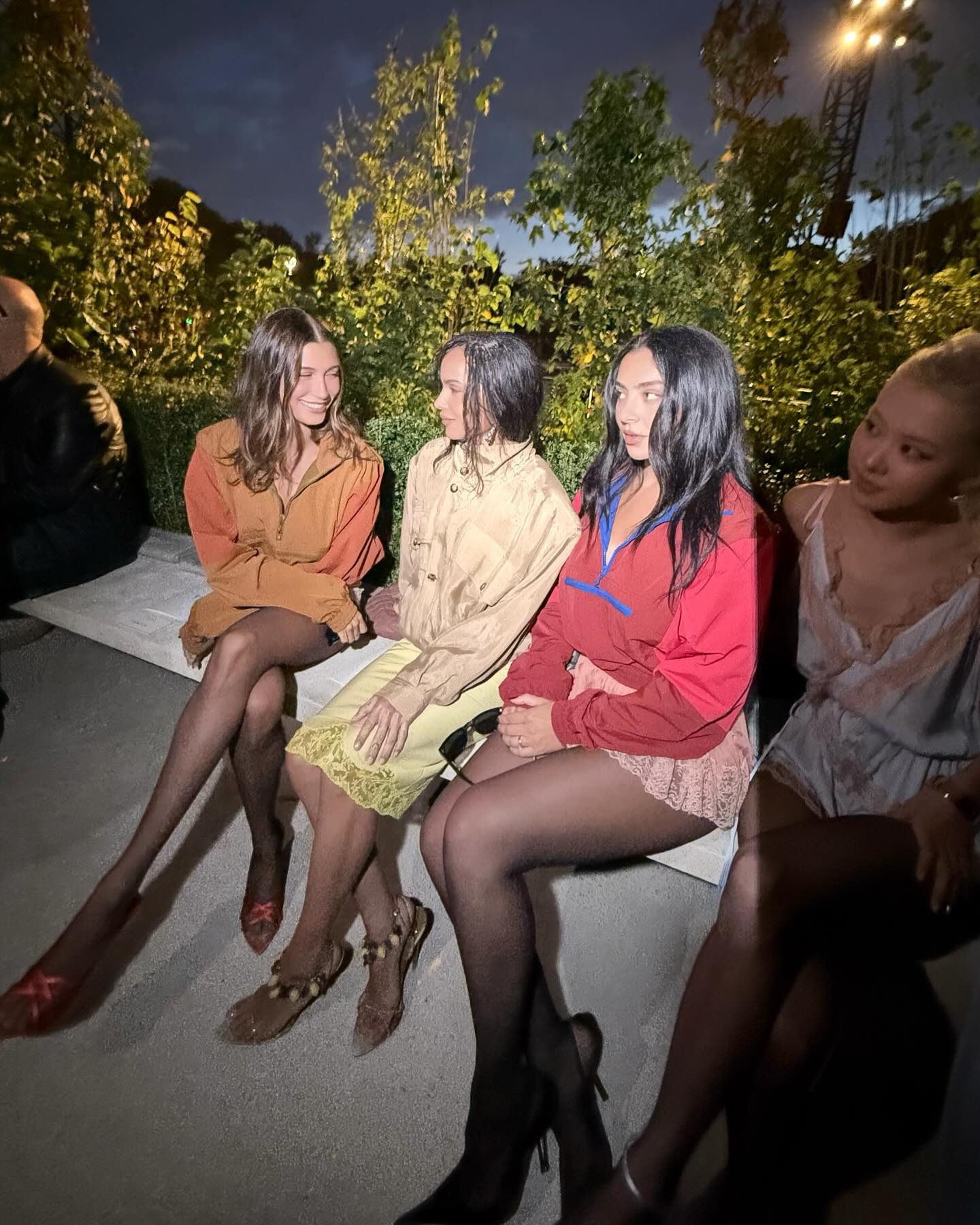 3 mỹ nhân "cô lập" Rosé (BLACKPINK): Vợ Justin Bieber không phải người bị mắng chửi nhiều nhất, nhưng là người hành xử kém duyên nhất - Ảnh 3.