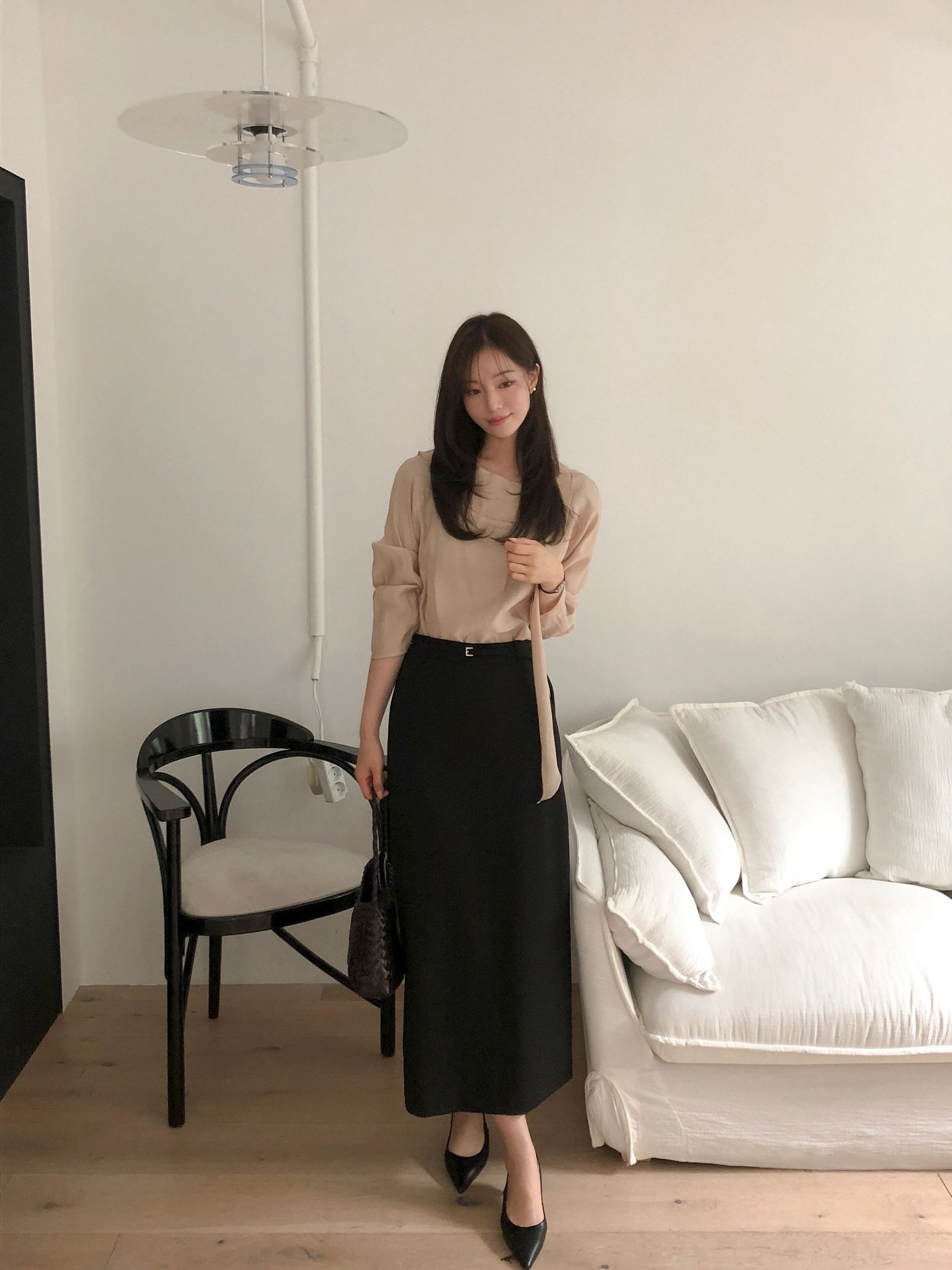 10 set đồ tối giản giúp chị em chạm đỉnh cao của sự sang trọng, thanh lịch - Ảnh 6.