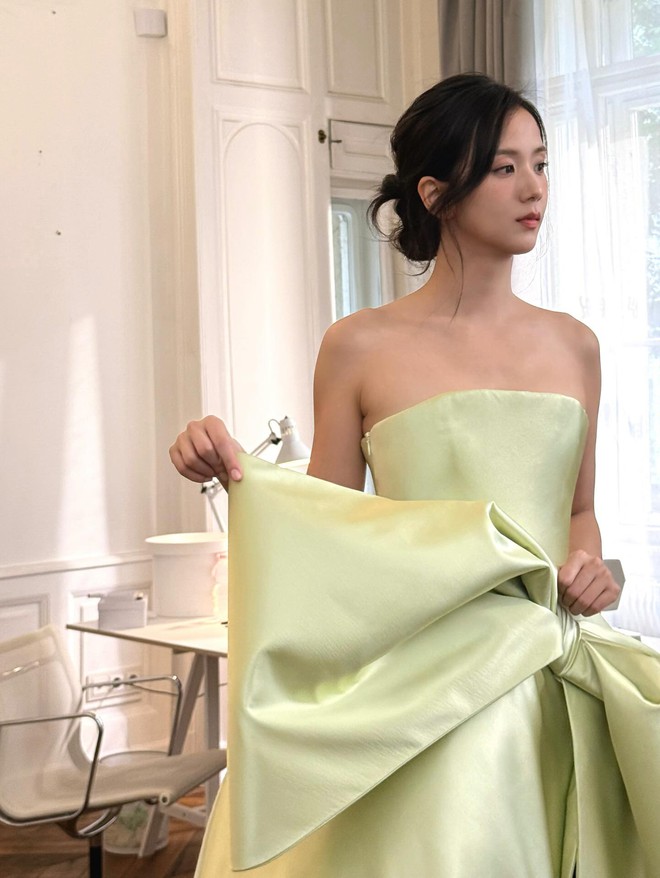 Cú lừa xuyên lục địa biến Jisoo thành trò đùa ở Dior- Ảnh 5.