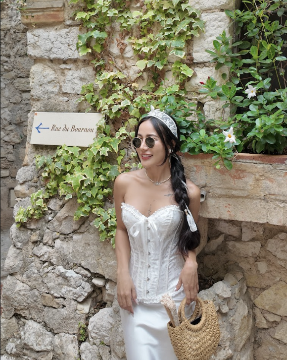 1759511285 286 Dung tra duong nhan thay tra sua uong nuoc