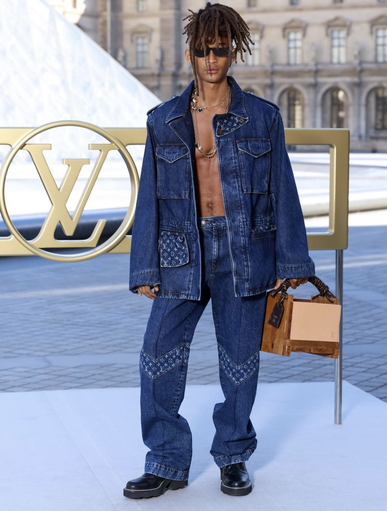 Lisa hôm nay là “búp bê sống”, cùng dàn sao khủng đổ bộ show Louis Vuitton- Ảnh 20.