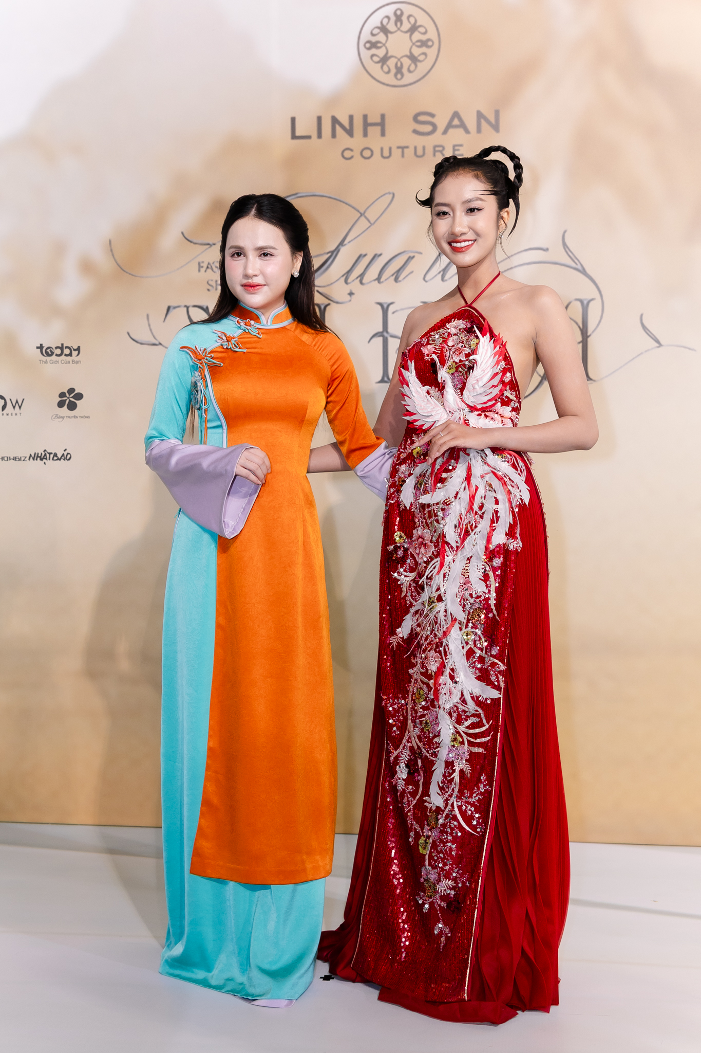 Thảm đỏ đẹp nhất hôm nay: Nửa showbiz Việt diện áo dài lộng lẫy, nhiều người ở ẩn cũng xuất hiện- Ảnh 11.