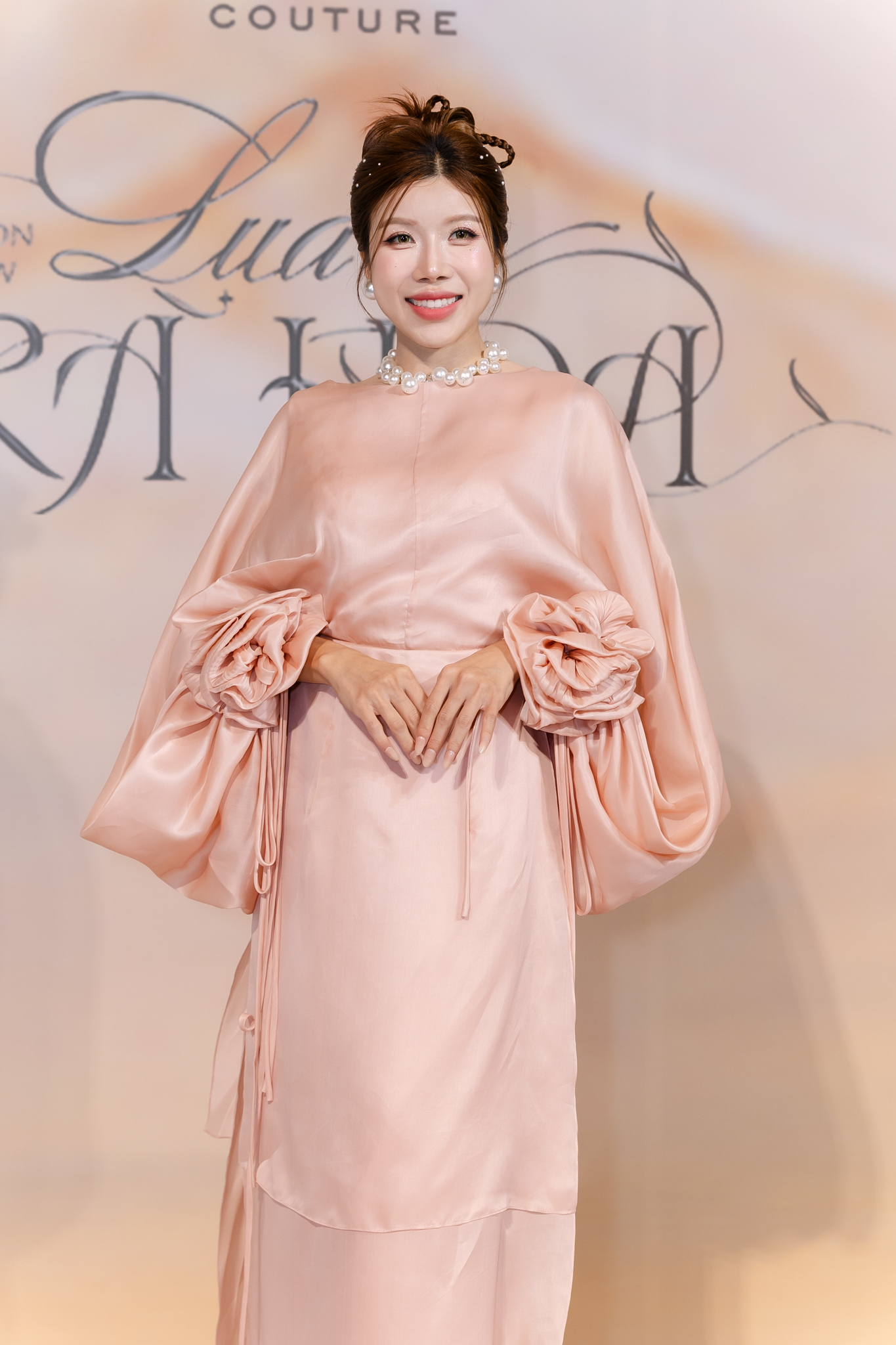 Thảm đỏ đẹp nhất hôm nay: Nửa showbiz Việt diện áo dài lộng lẫy, nhiều người ở ẩn cũng xuất hiện- Ảnh 21.