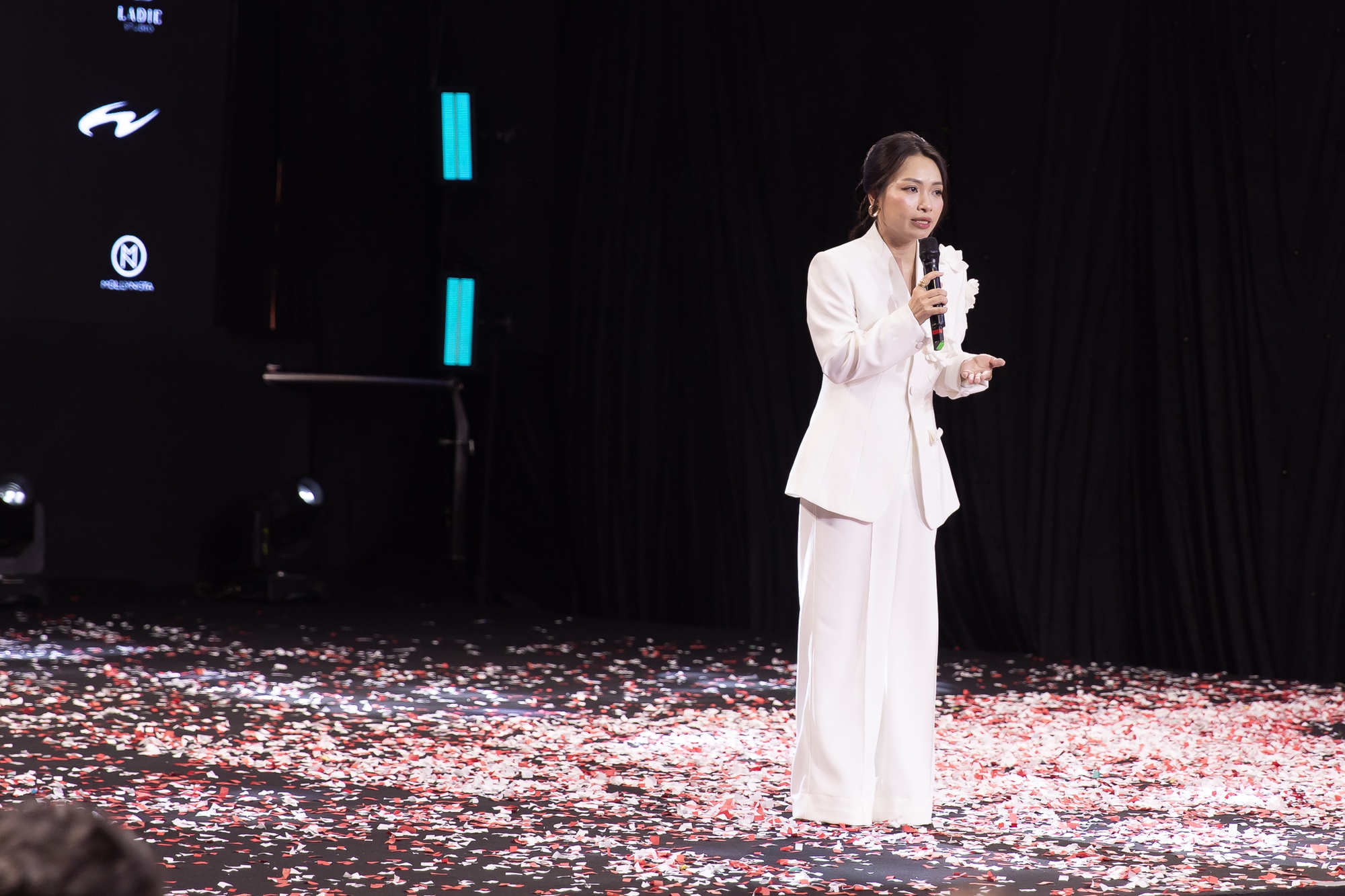 TikTok Shop Fashion Show: Khi sàn diễn không còn là “đặc quyền” của số ít- Ảnh 14.