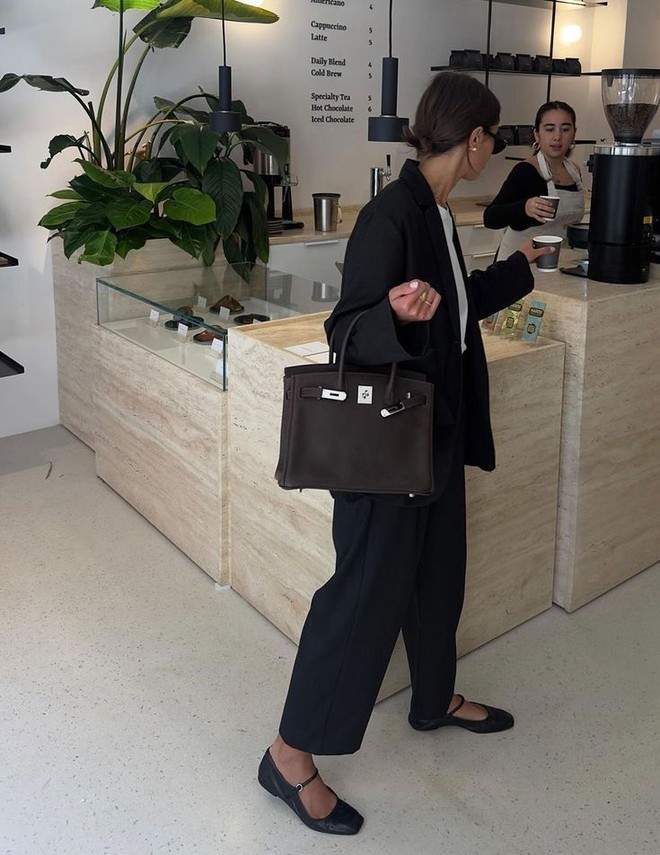 40 tuổi, phụ nữ nên tránh 3 lỗi phối đồ mùa thu khiến mình già đi trông thấy- Ảnh 1. 40 tuổi, phụ nữ nên tránh 3 lỗi phối đồ mùa thu khiến mình già đi trông thấy- Ảnh 1.