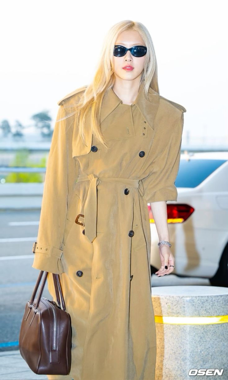 Hơn 400 bình luận về việc Rosé mặc xấu- Ảnh 15.