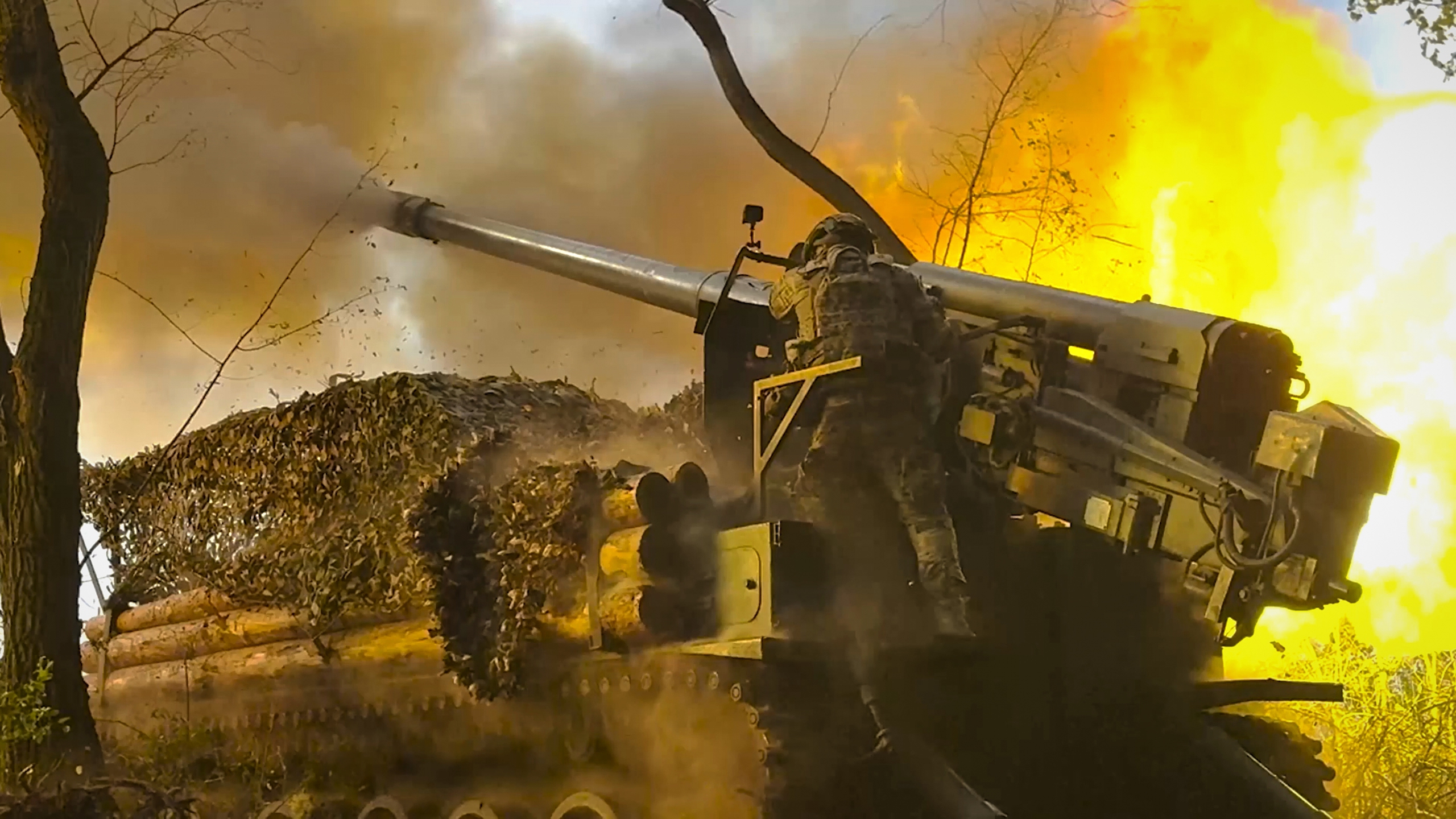 Nga tiến về miền trung Ukraine, đe dọa đường tiếp tế của Kyiv 3 Chiến sự Ukraine 1.317: Nga tiến nhanh về miền trung, đe dọa đường tiếp tế Ukraine - Ảnh 3.