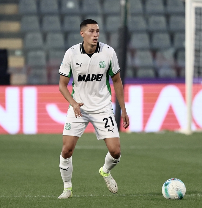 Trung vệ Indonesia Jay Idzes thi đấu cho Sassuolo tại Serie A 2025-2026. Ảnh: U.S. Sassuolo