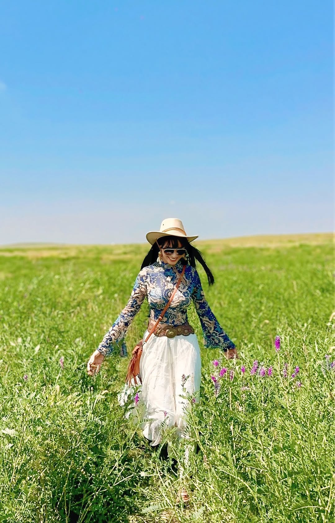 Siêu mẫu Thúy Hạnh U50 vẫn giữ da săn chắc, nhan sắc đáng ngưỡng mộ nhờ chăm làm 2 việc phụ nữ trung niên rất cần để trẻ lâu- Ảnh 2. Siêu mẫu Thúy Hạnh U50 vẫn giữ da săn chắc, nhan sắc đáng ngưỡng mộ nhờ chăm làm 2 việc phụ nữ trung niên rất cần để trẻ lâu- Ảnh 2.