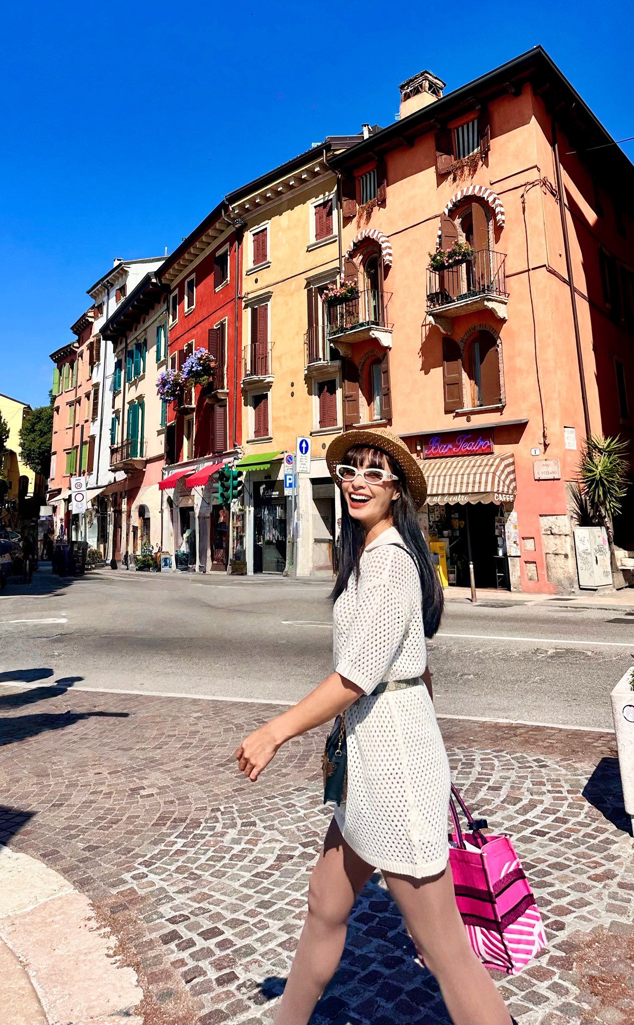 Siêu mẫu Thúy Hạnh U50 vẫn giữ da săn chắc, nhan sắc đáng ngưỡng mộ nhờ chăm làm 2 việc phụ nữ trung niên rất cần để trẻ lâu- Ảnh 8. Siêu mẫu Thúy Hạnh U50 vẫn giữ da săn chắc, nhan sắc đáng ngưỡng mộ nhờ chăm làm 2 việc phụ nữ trung niên rất cần để trẻ lâu- Ảnh 8.