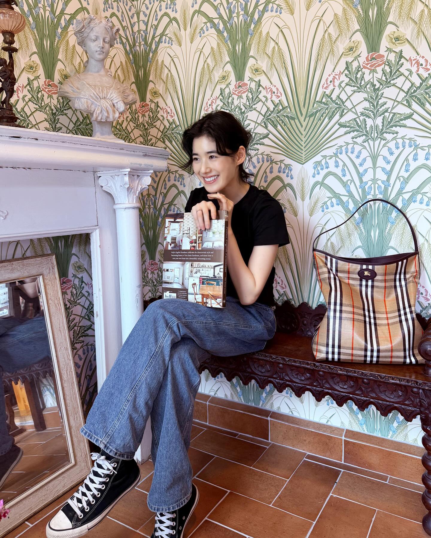 Phụ nữ tóc ngắn nên mặc 10 kiểu trang phục này để hack tuổi xuất sắc hơn nữa- Ảnh 3.