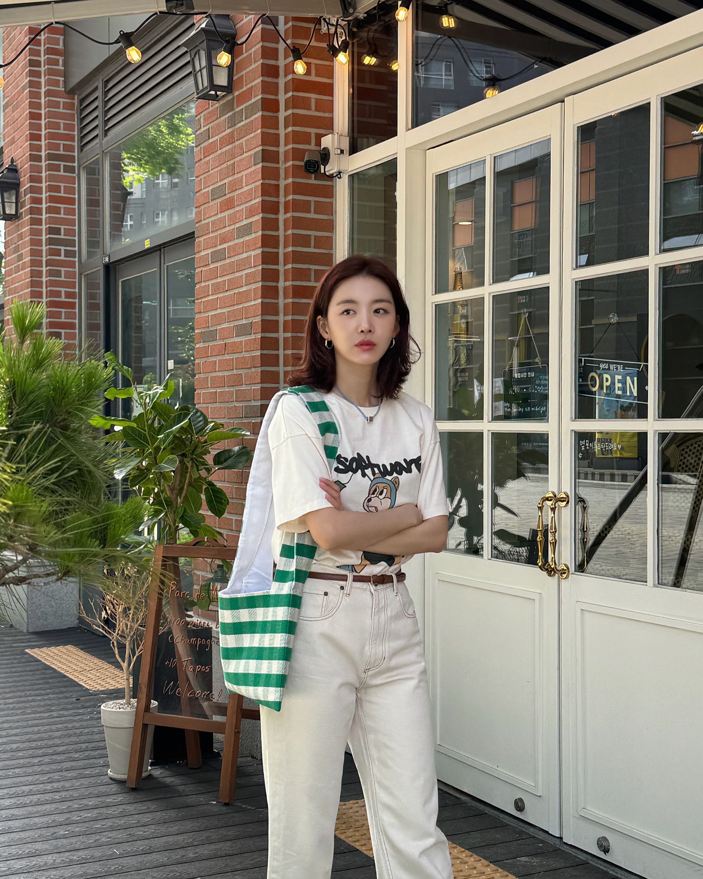 Phụ nữ tóc ngắn nên mặc 10 kiểu trang phục này để hack tuổi xuất sắc hơn nữa- Ảnh 8.