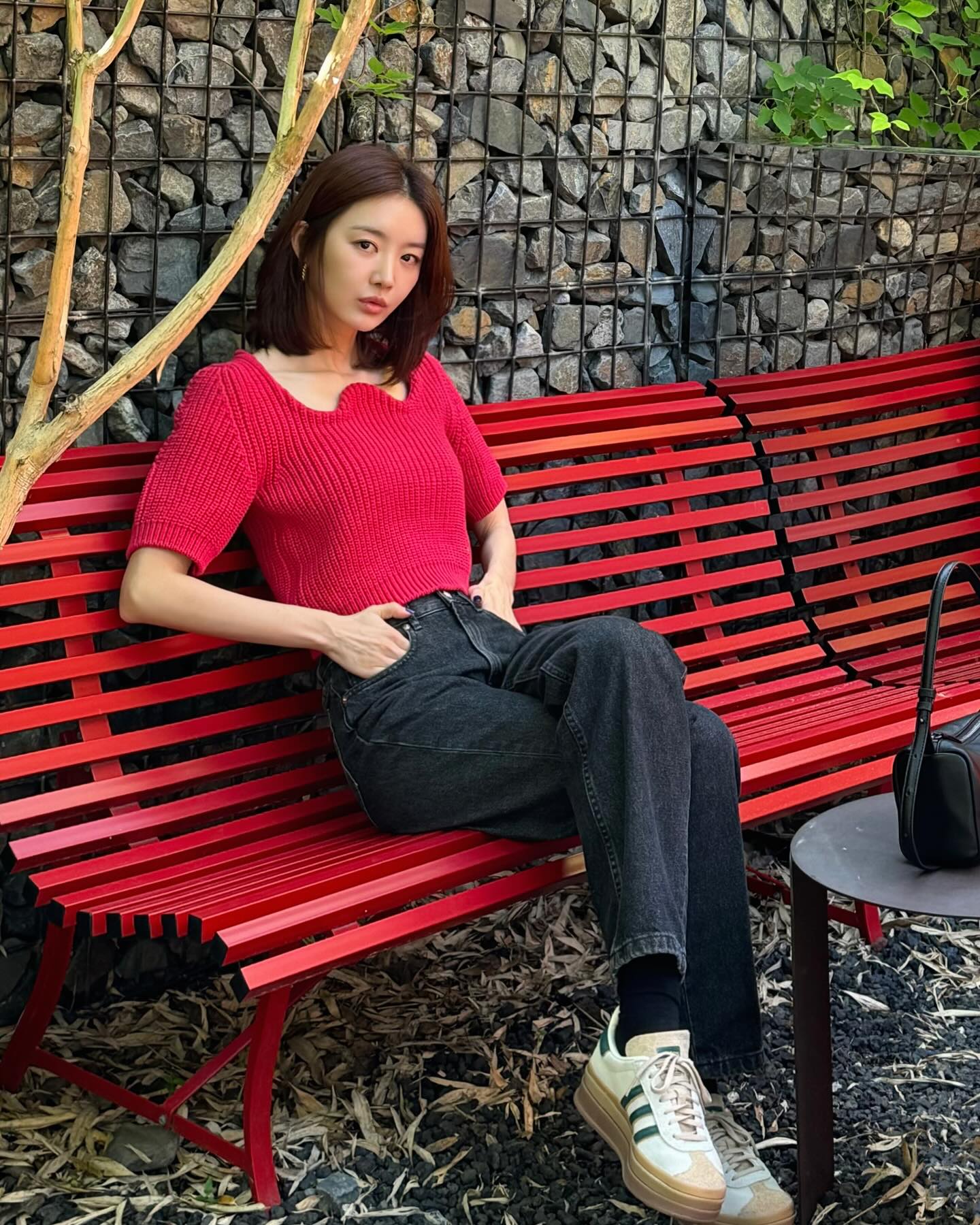 Phụ nữ tóc ngắn nên mặc 10 kiểu trang phục này để hack tuổi xuất sắc hơn nữa- Ảnh 9.