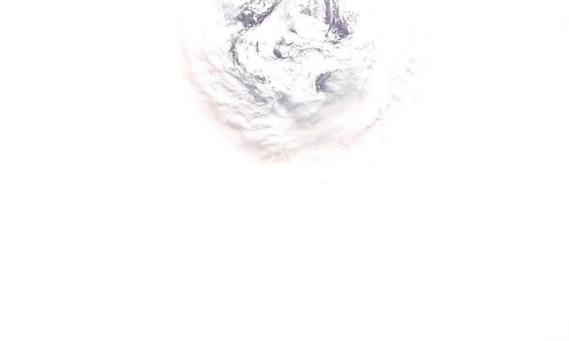 Mắt siêu bão Ragasa nhìn từ vũ trụ: Hình ảnh khiến cả thế giới lo lắng- Ảnh 2. Mắt siêu bão Ragasa nhìn từ vũ trụ: Hình ảnh khiến cả thế giới lo lắng- Ảnh 2.