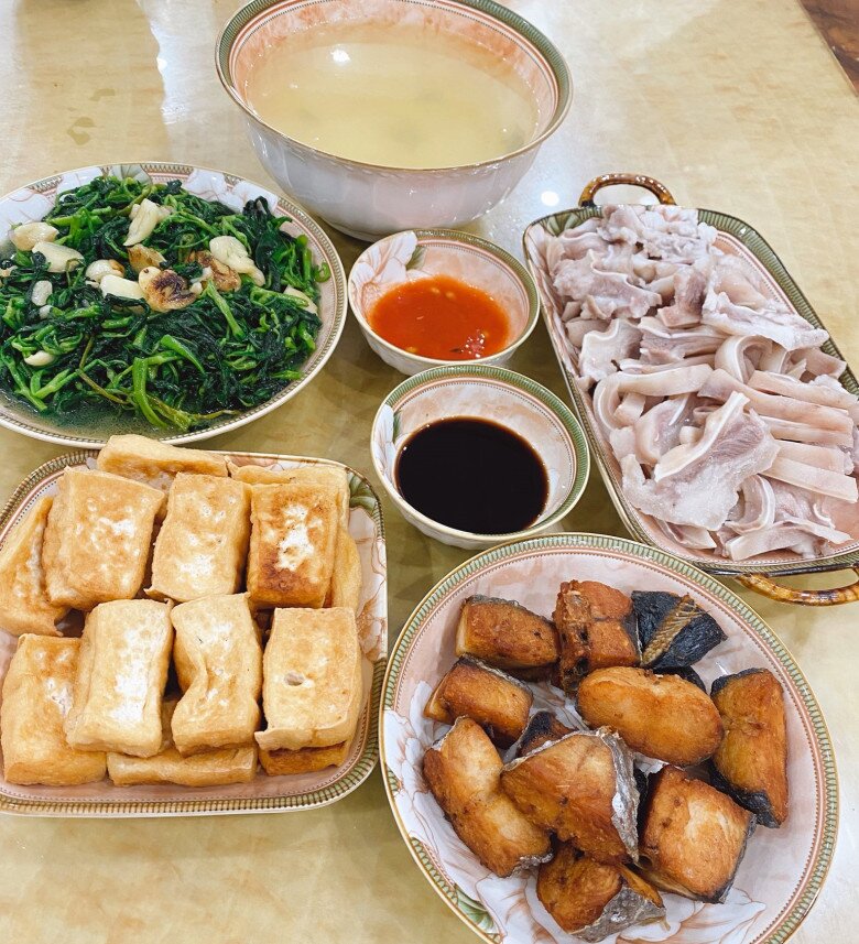 Vừa làm ca, vừa nhận thêm việc ngoài, mẹ đảm Quảng Ninh vẫn miệt mài vào bếp vì một lý do đặc biệt 10 Vừa làm ca, vừa nhận thêm việc ngoài, mẹ đảm Quảng Ninh vẫn miệt mài vào bếp vì một lý do đặc biệt - 10