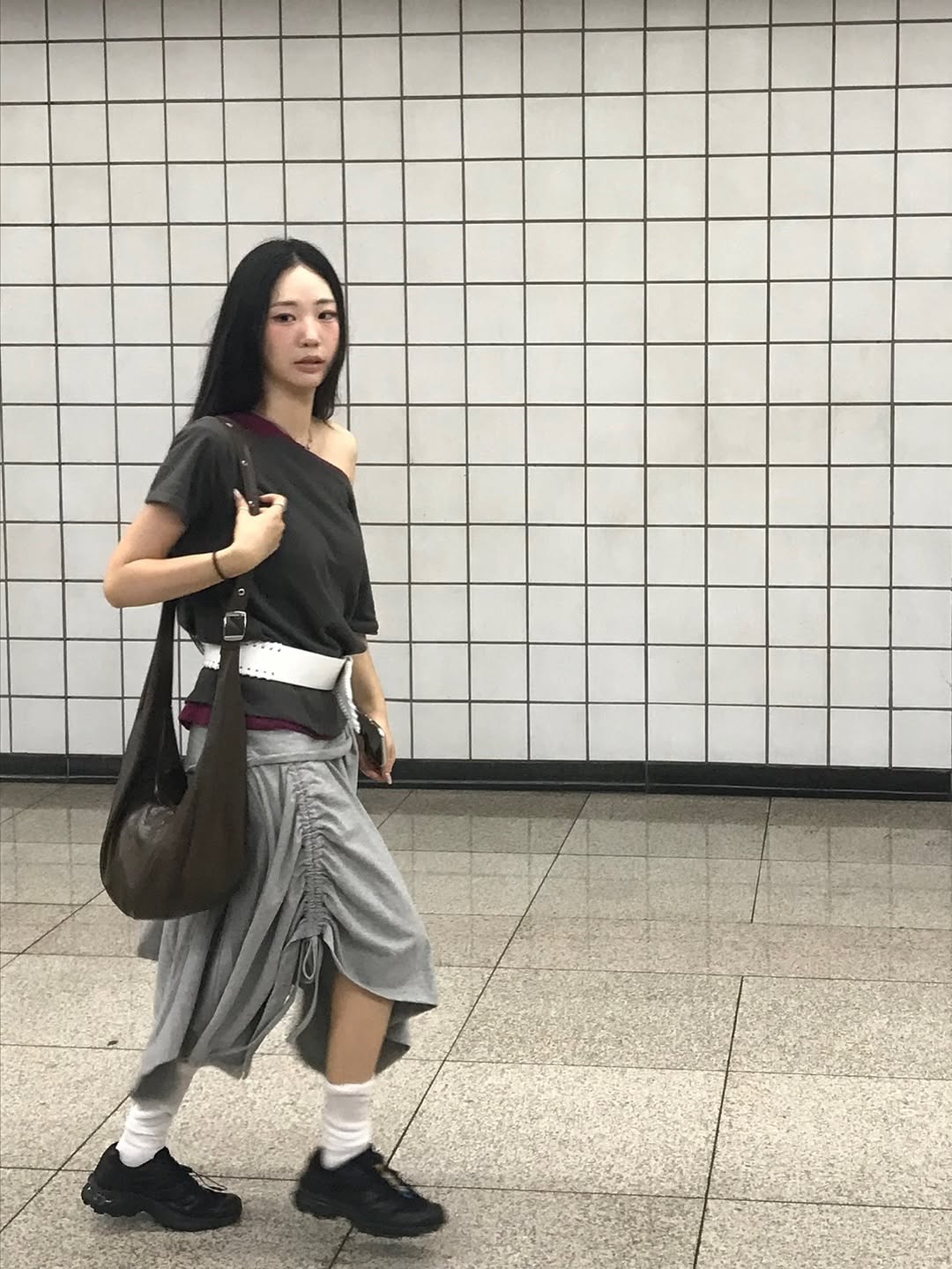 Salomon - Đôi sneakers “thô kệch” trở thành đồng phục của hội IT girl toàn cầu- Ảnh 15.