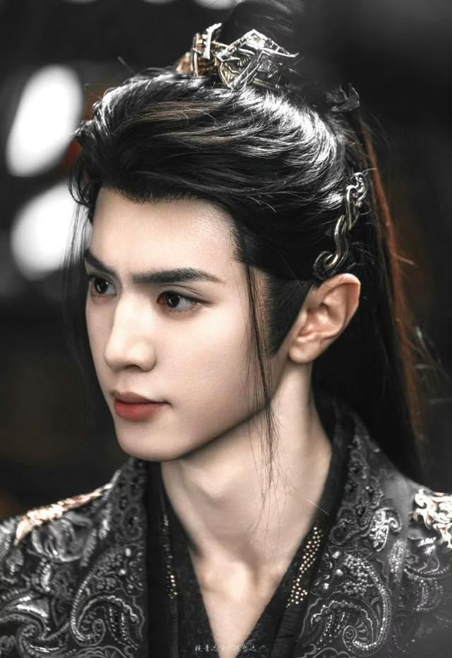 Tổ visual đúng là độ riêng mỹ nam này: Muốn cao quý có cao quý, muốn tà mị có tà mị, đẹp không thể nào chịu nổi- Ảnh 6.