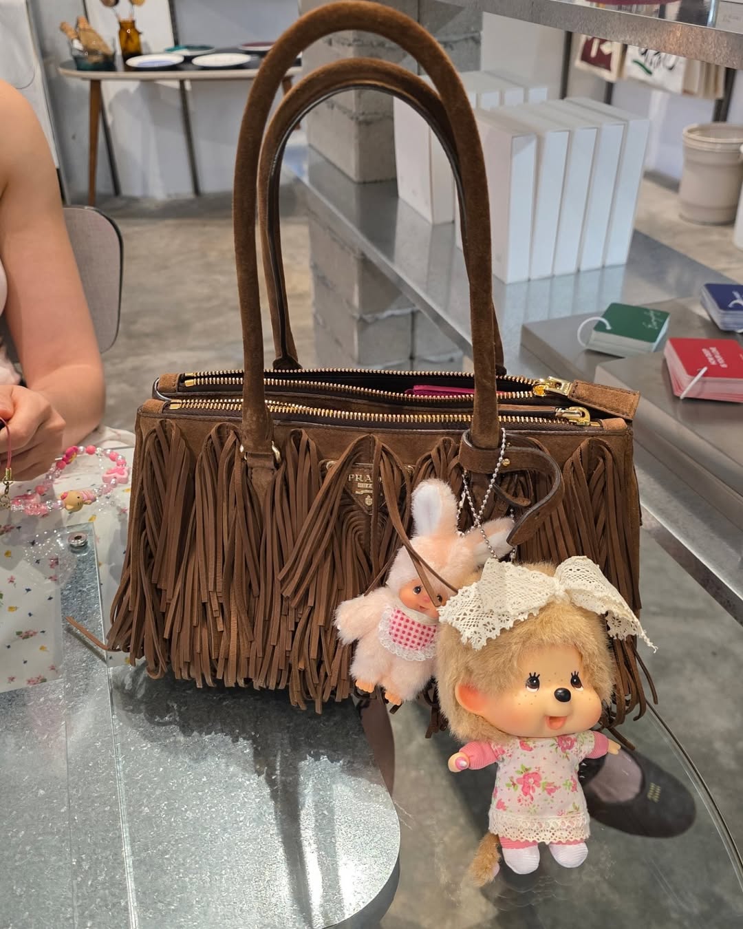 Phú bà khoe túi: Vợ đại gia Thái Lan không quan tâm túi hiệu gì, nhưng charm nhất định phải gắn- Ảnh 16.