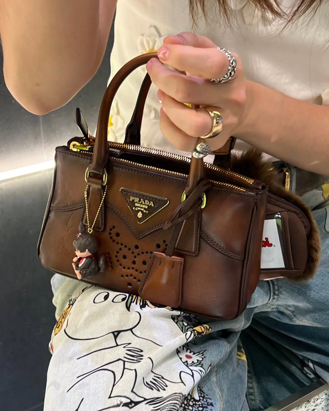 Phú bà khoe túi: Vợ đại gia Thái Lan không quan tâm túi hiệu gì, nhưng charm nhất định phải gắn- Ảnh 15.