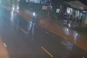 Giây phút chủ tịch UBND xã bị ô tô tông tử vong khi làm nhiệm vụ điều tiết giao thông