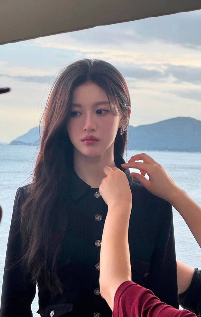 Ảnh chụp vội của sao nữ mặt kim cương: Netizen ví như Ảnh chụp vội của sao nữ mặt kim cương: Netizen ví như