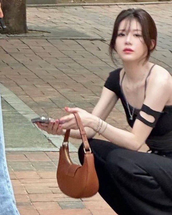 Ảnh chụp vội của sao nữ mặt kim cương: Netizen ví như Ảnh chụp vội của sao nữ mặt kim cương: Netizen ví như