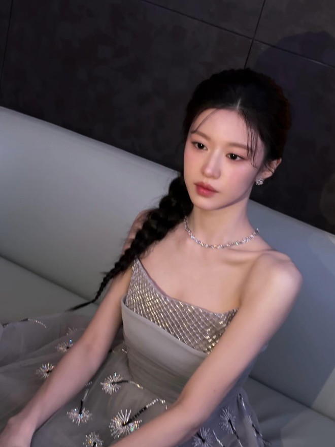 Ảnh chụp vội của sao nữ mặt kim cương: Netizen ví như Ảnh chụp vội của sao nữ mặt kim cương: Netizen ví như