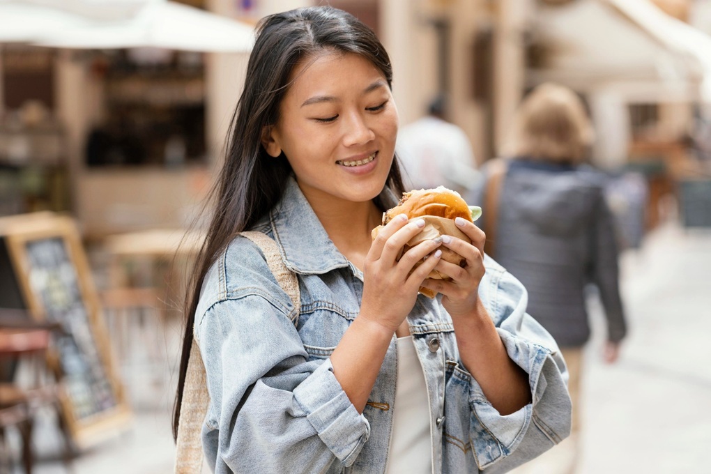 Bác sĩ chỉ ra 4 sai lầm trong ăn uống hiện đại ai cũng dễ mắc phải - 2
