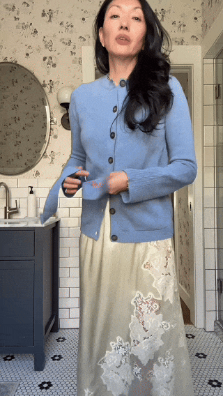 50 tuổi không cần “filter”: Chỉ nhờ phối đồ, một blogger Châu Á chinh phục hơn 750.000 fan- Ảnh 11.