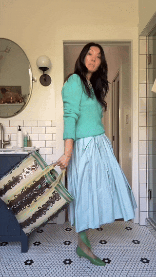 50 tuổi không cần “filter”: Chỉ nhờ phối đồ, một blogger Châu Á chinh phục hơn 750.000 fan- Ảnh 12.