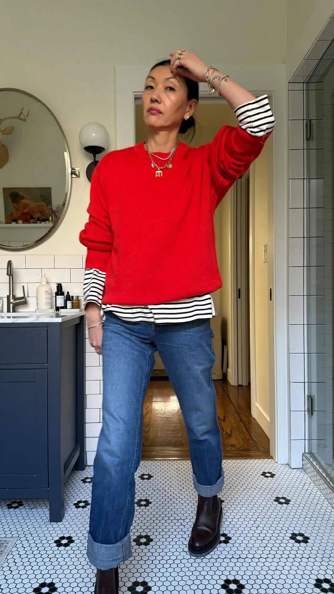 50 tuổi không cần “filter”: Chỉ nhờ phối đồ, một blogger Châu Á chinh phục hơn 750.000 fan- Ảnh 21.