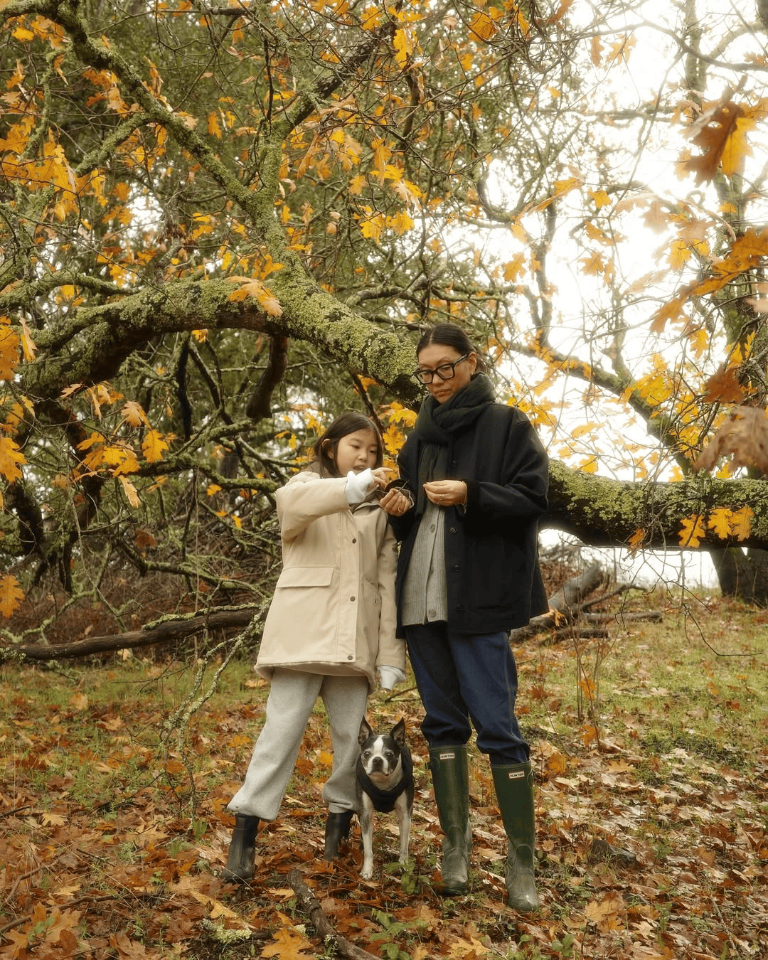 50 tuổi không cần “filter”: Chỉ nhờ phối đồ, một blogger Châu Á chinh phục hơn 750.000 fan- Ảnh 35.