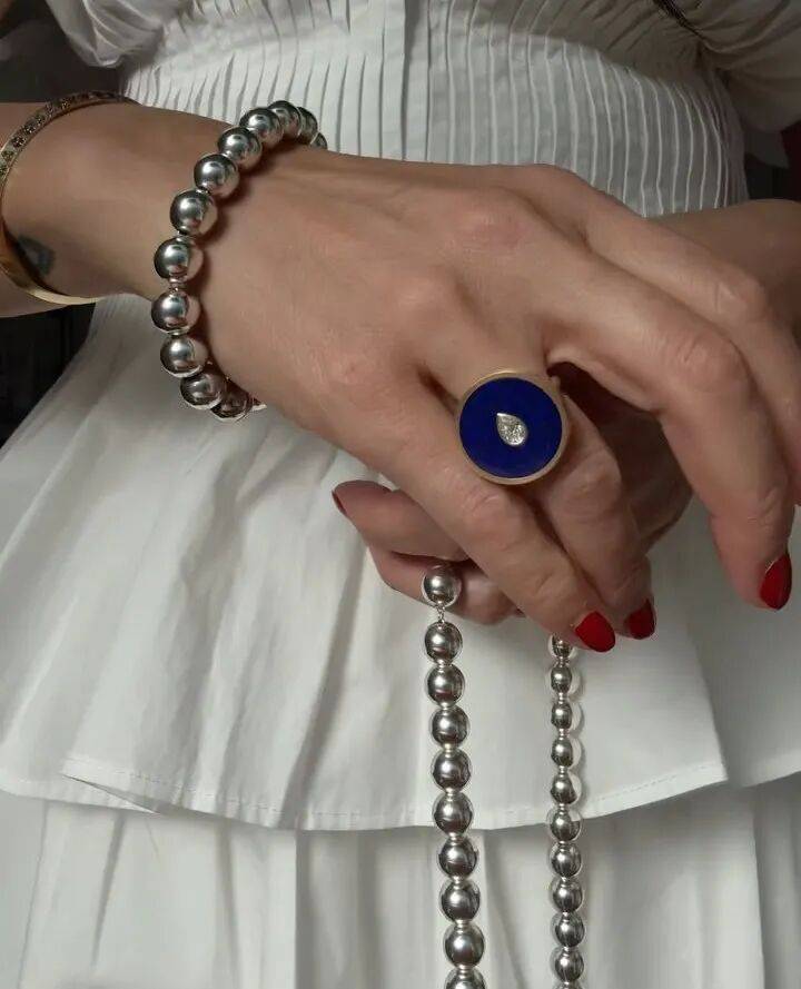 50 tuổi không cần “filter”: Chỉ nhờ phối đồ, một blogger Châu Á chinh phục hơn 750.000 fan- Ảnh 40.