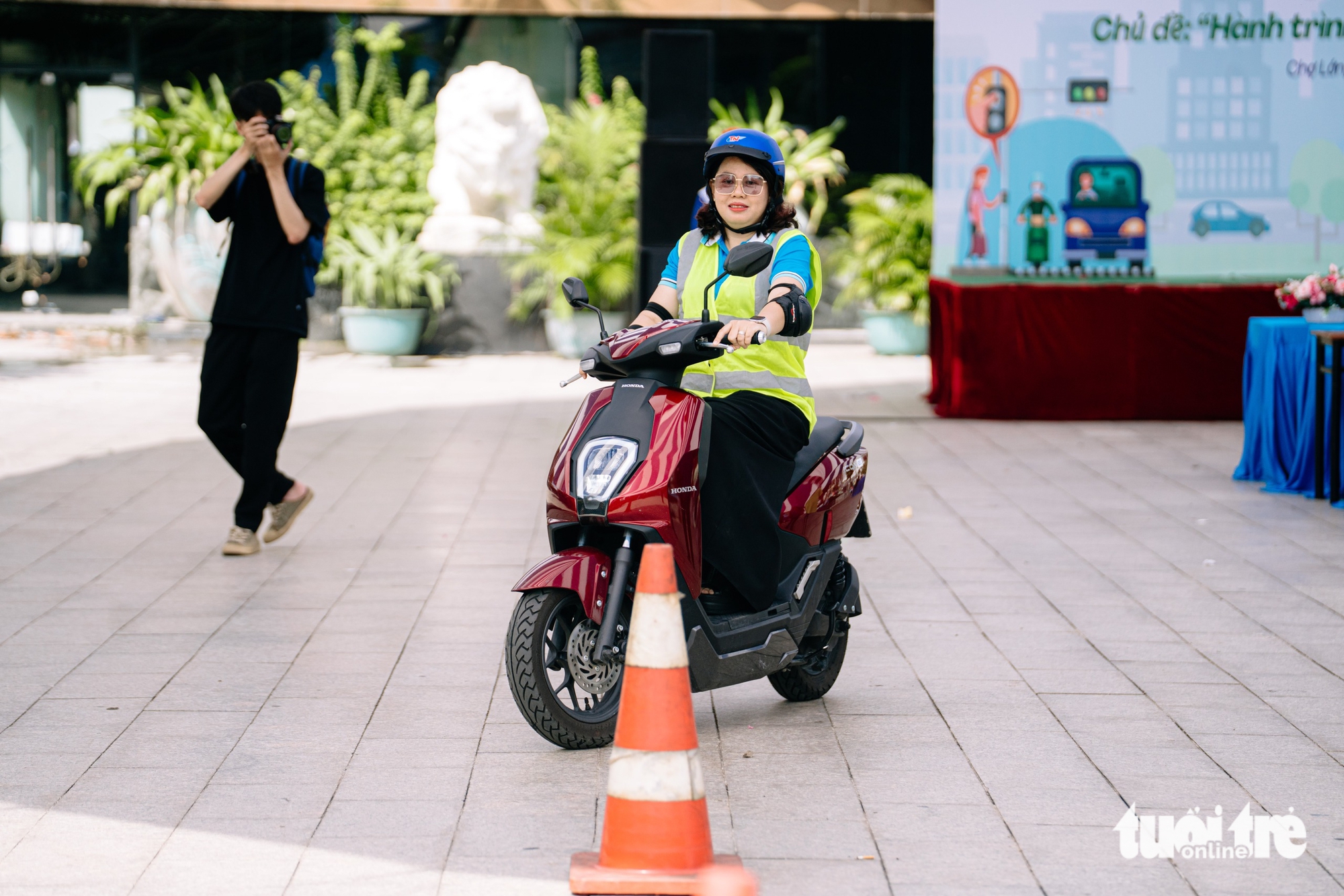 Đổi giấy phép lái xe sang thẻ PET để tránh lừa đảo nộp phạt 2 Đổi giấy phép lái xe sang thẻ PET để tránh lừa đảo nộp phạt - Ảnh 7.