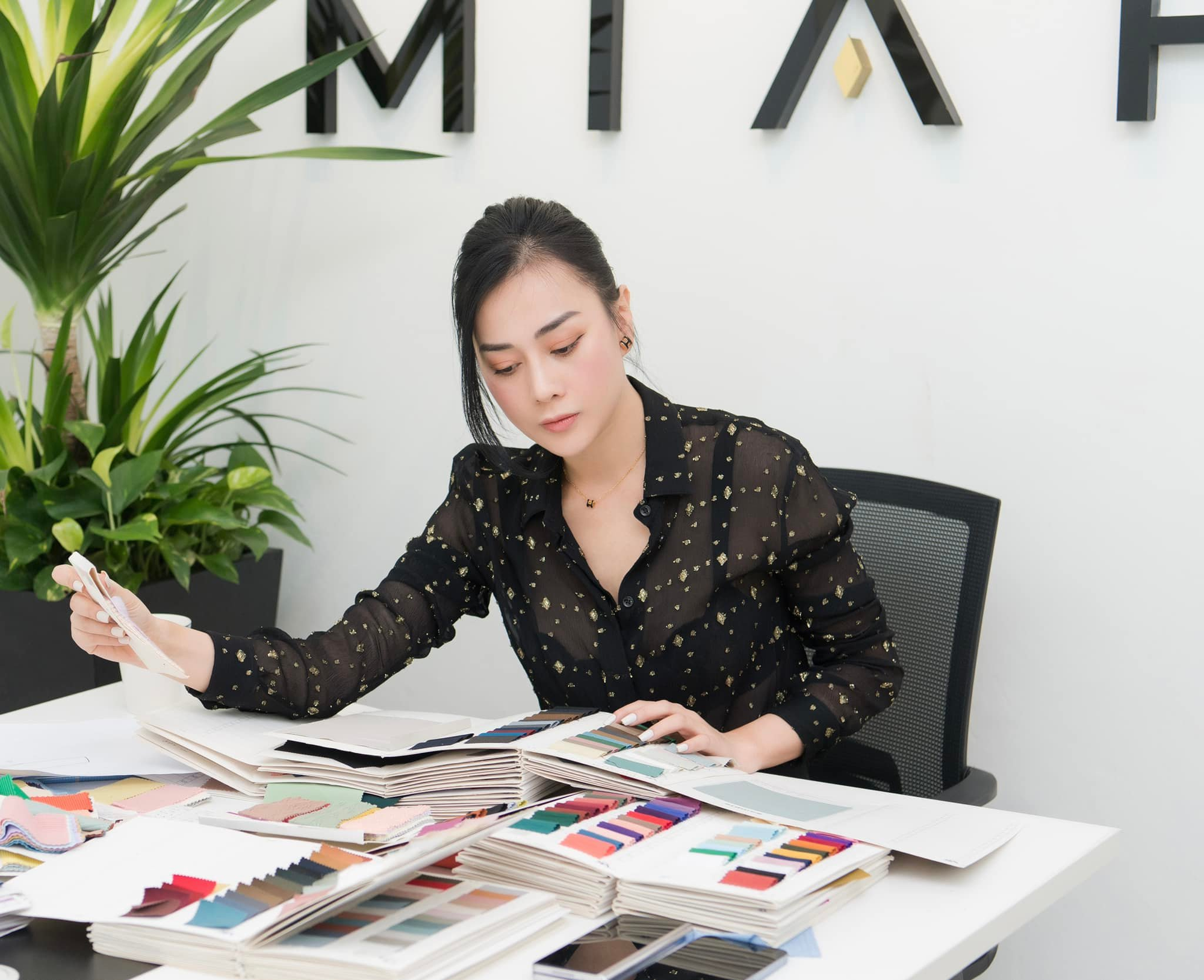 Hóa ra Phương Oanh cũng diện 